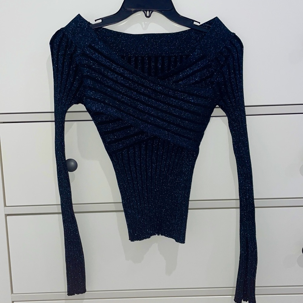 GLITTERY BLUE LONG SLEEVE TOP